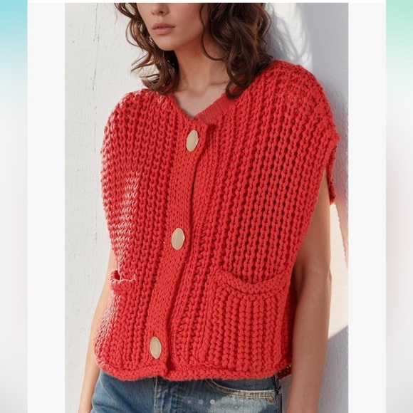 NWOT Chunky Knit Crop Sweater Vest - Picture 4 of 8